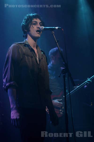 APPLAUSE - 2011-03-17 - PARIS - La Fleche d'Or - 